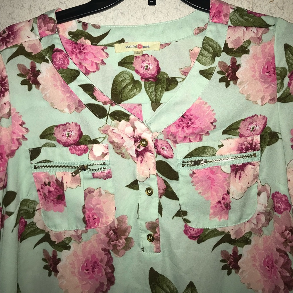 Women’s Top - Picture 4 of 5